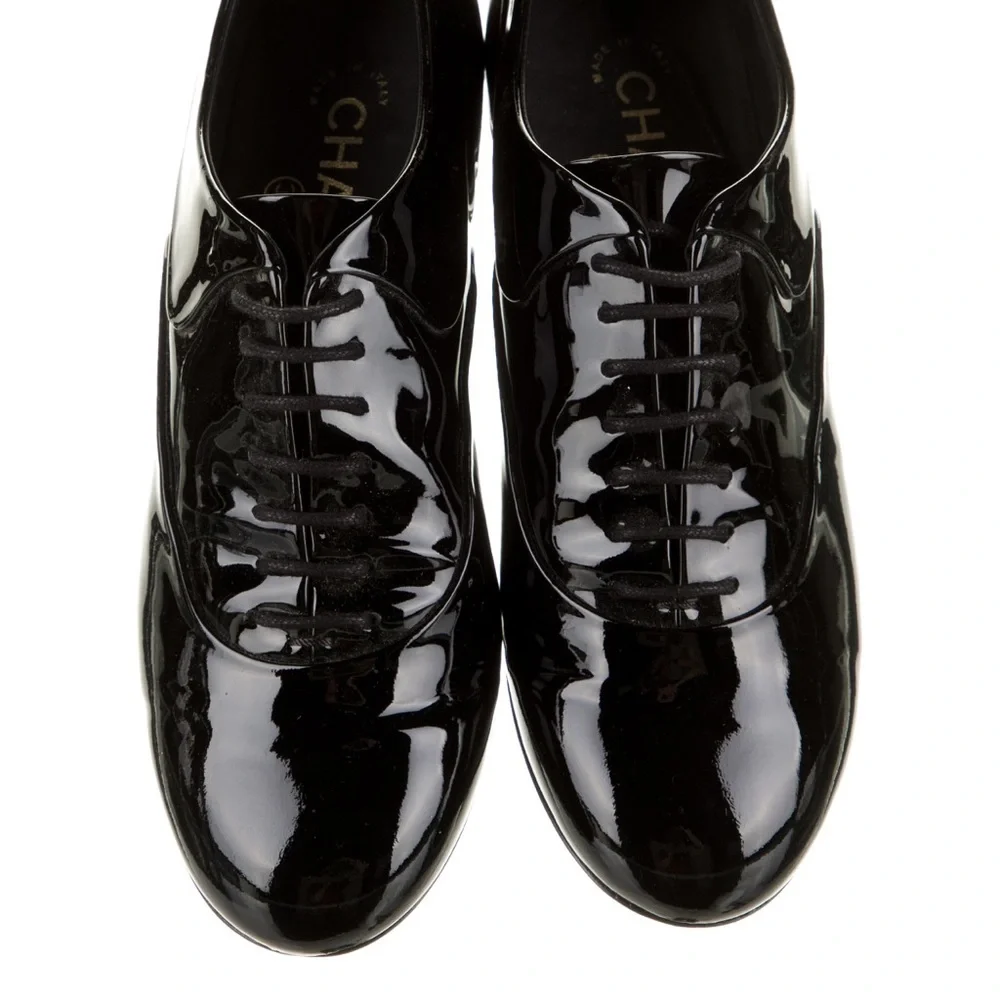 Chanel Interlocking CC Logo Oxfords Black Size 7.5